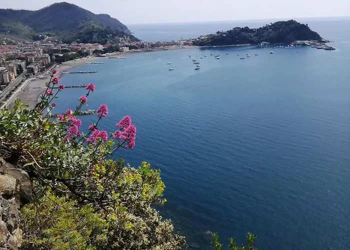 La Casetta Nella Citta Dei Due Mari * 세스트리레반떼